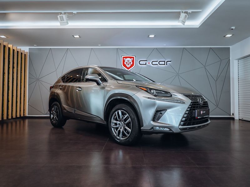 Lexus NX 300 H - fotka 1 z 28