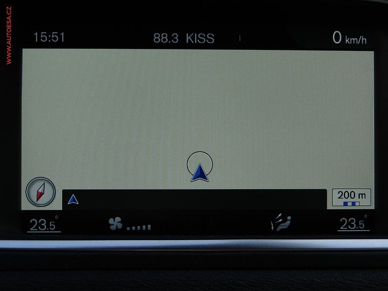 Volvo V40 (2017) 2.0 D2, AC, LED, kůže - fotka 16 z 17