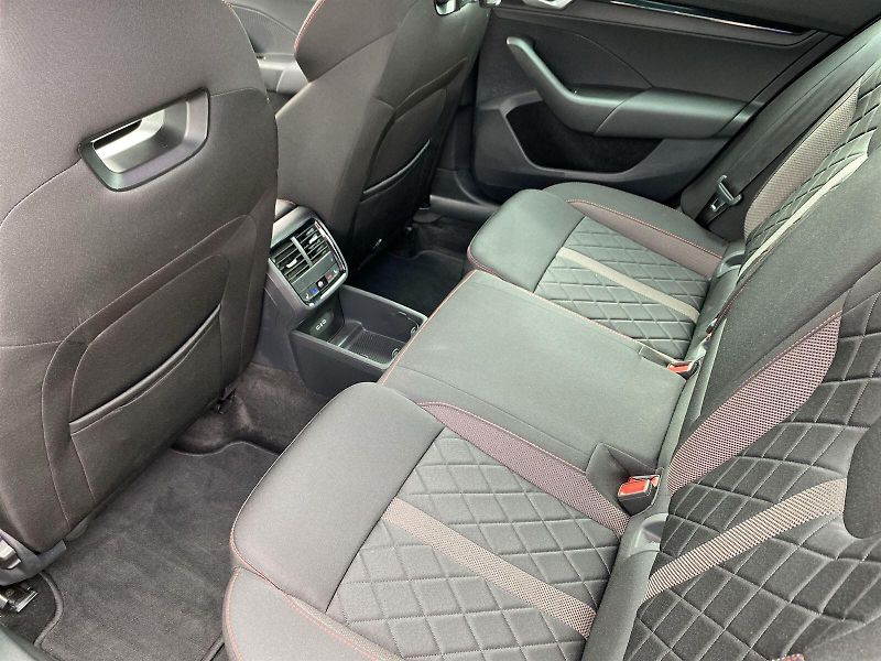 Škoda Octavia (2025) 2.0 TSI DSG RS - fotka 10 z 39
