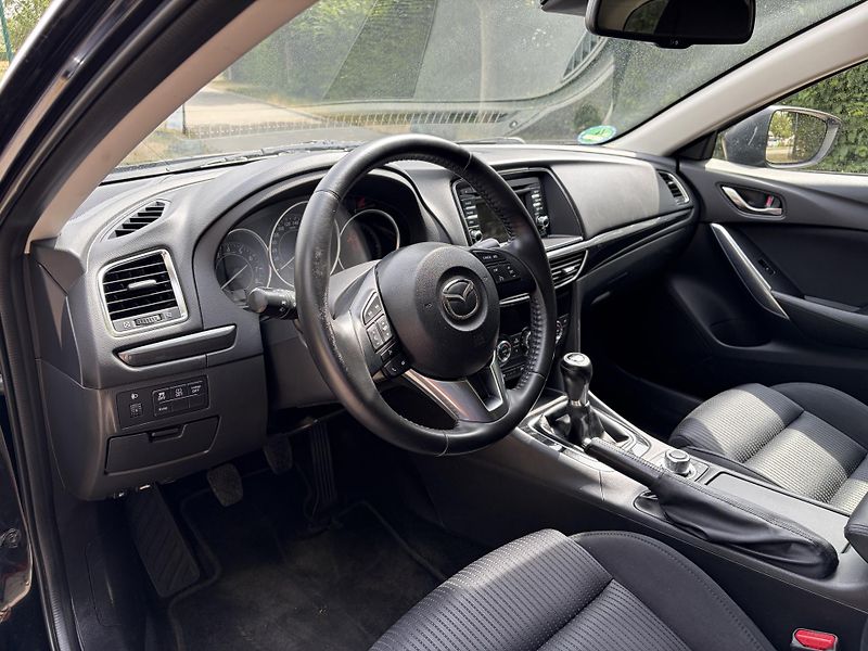 Mazda 6 2.0 Center-Line - fotka 23 z 31