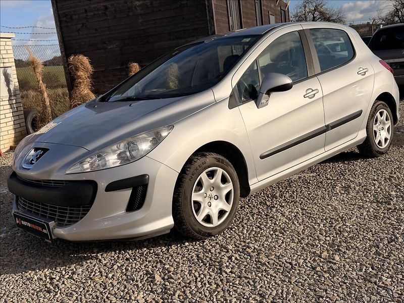 Peugeot 308 1,4 16V KLIMA - fotka 1 z 23