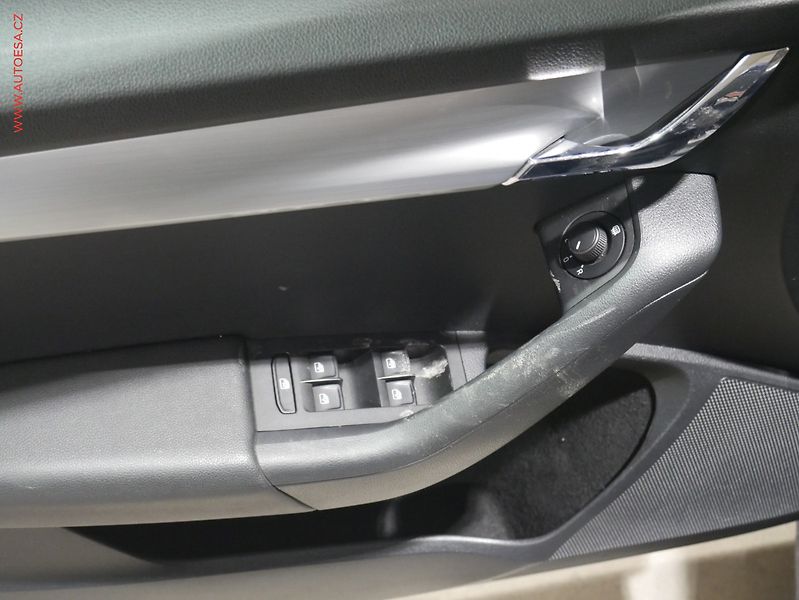 Škoda Octavia (2018) 1.6 TDi, 2.maj,ČR, Ambition - fotka 11 z 17