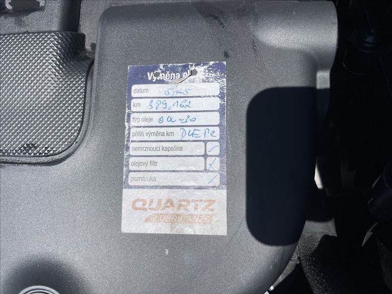 Volkswagen Tiguan 2,0 TDi 110kw 4-Motion LED GPS - fotka 25 z 37