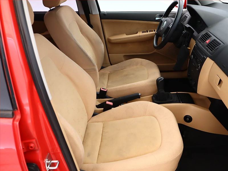 Škoda Fabia (2000) Elegance 1.4 16V, nová STK - fotka 7 z 12