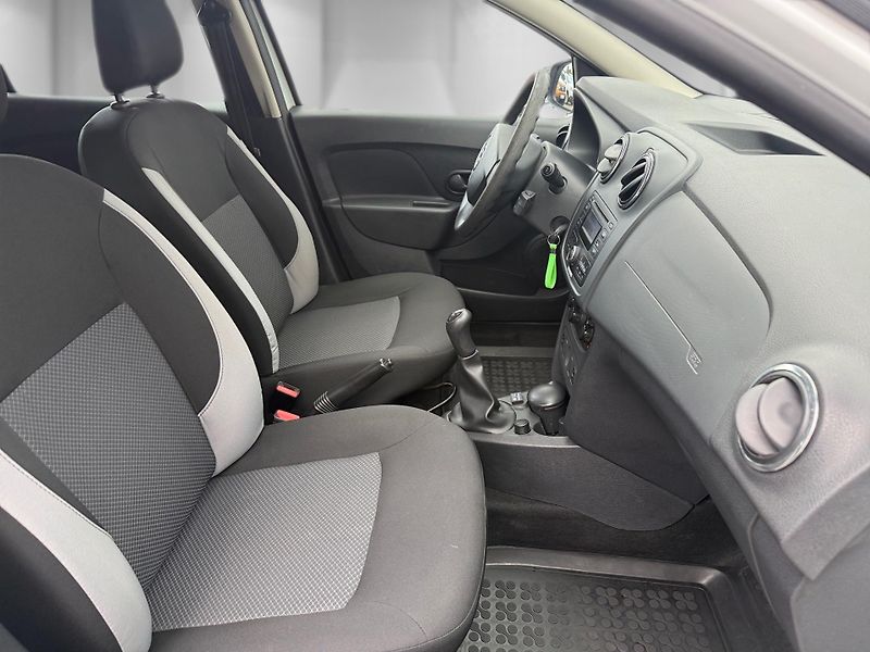 Dacia Logan (2016) 1,2i 54 kW Ambiente 1. maj. - fotka 22 z 24