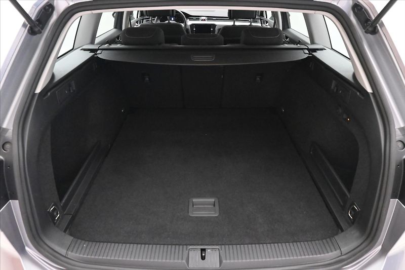 Volkswagen Passat 2,0 TDI 110 KW DSG Business Zá - fotka 10 z 32