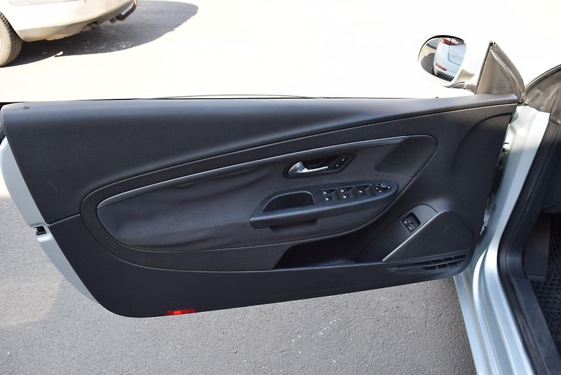 Volkswagen EOS (2007) 1.6FSI 85kw TAŽNÉ NOVÉ ROZVODY - fotka 14 z 34