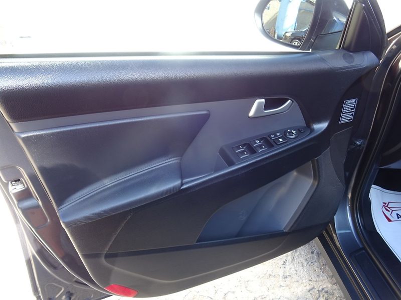 Kia Sportage (2011) 1.7CRDi,85kW,S.kn,tažne,ALU - fotka 16 z 23