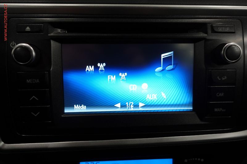 Toyota Auris (2015) 1.4D, 1.maj,ČR, autoAC - fotka 18 z 21
