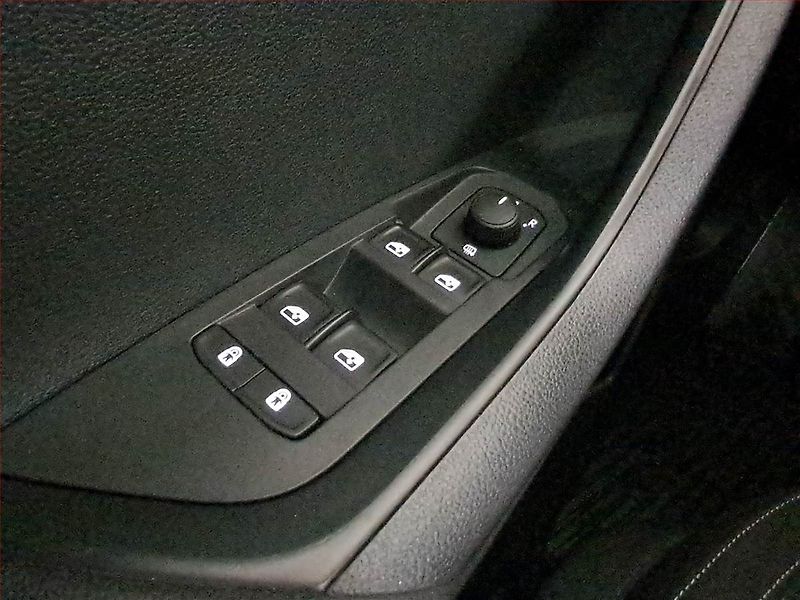 Škoda Karoq (2021) Style 1.5 TSI - fotka 16 z 18