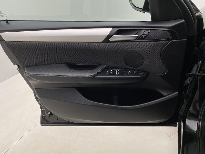 BMW X3 XDRIVE 20d AUT  - fotka 7 z 56