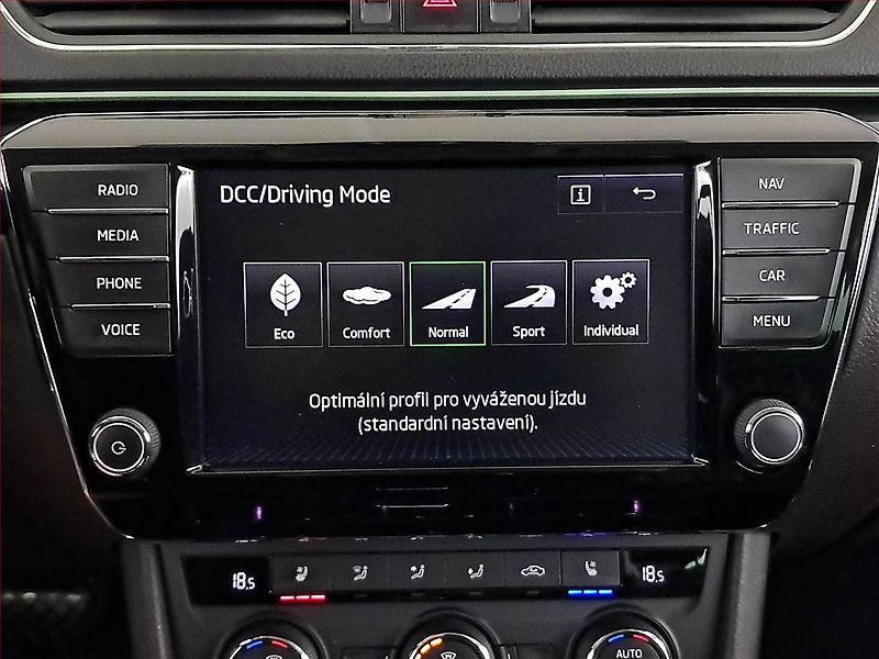 Škoda Superb (2016) Laurin&Klement 2.0 TDI 4x4 - fotka 20 z 22