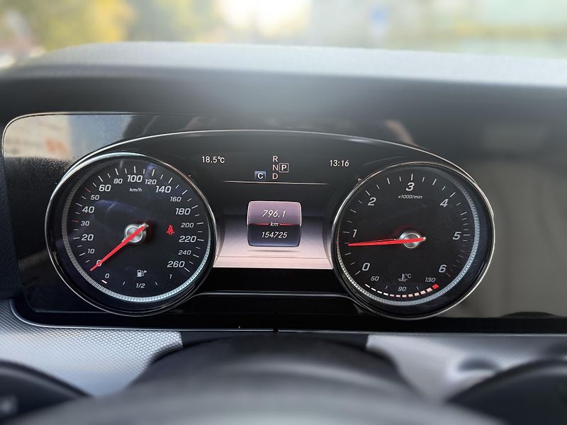 Mercedes-Benz Třídy E 200 CDi - fotka 14 z 23