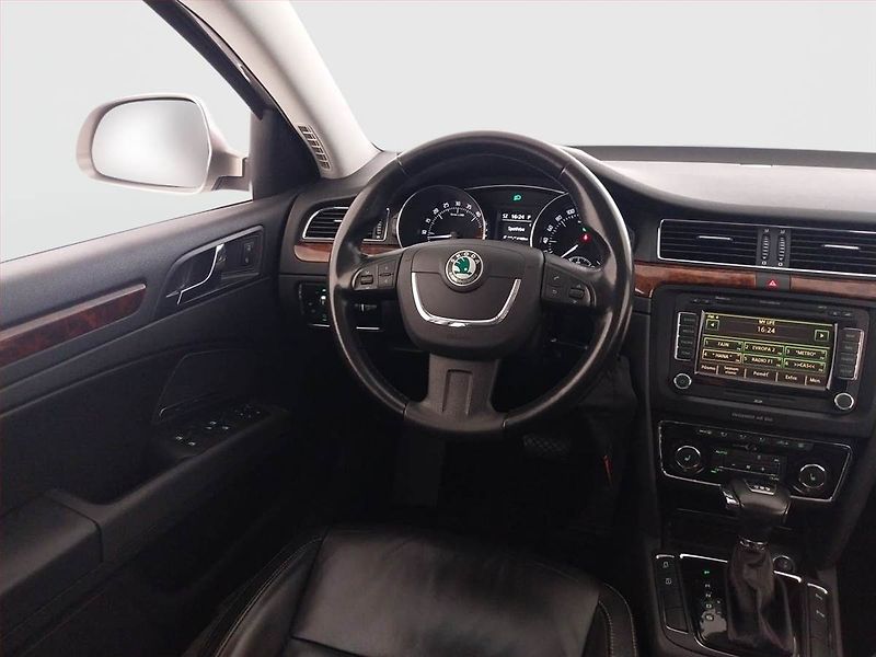 Škoda Superb (2010) Elegance 2.0 TDI, Automat - fotka 7 z 20