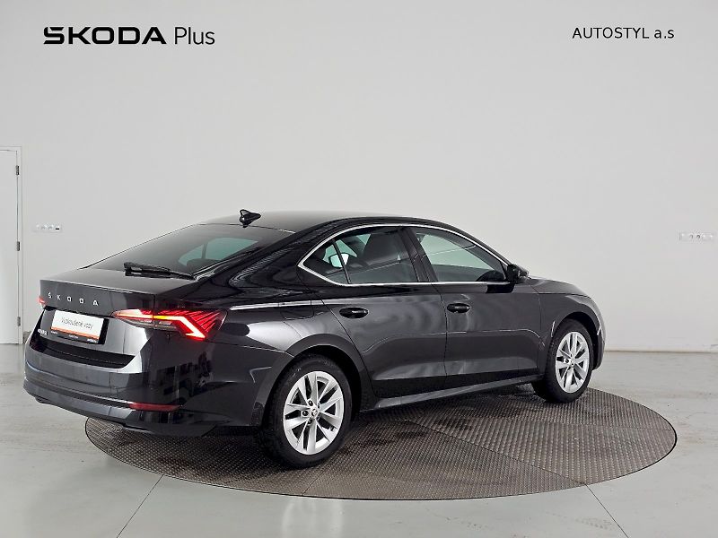 Škoda Octavia (2024) 1.5TSI 110kW Style - fotka 2 z 30