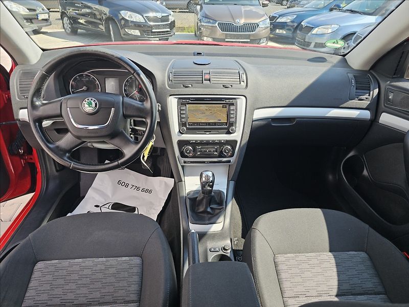 Škoda Octavia II 1,4TSi 90KW Ambition - fotka 22 z 43