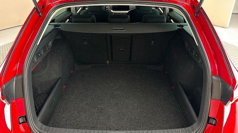 Škoda Octavia 2.0 TDI DSG Style Combi - fotka 17 z 25