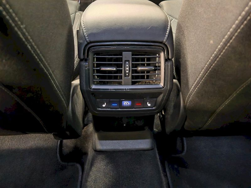 Škoda Karoq (2025) 2.0 TDI 110 kW DSG 4x4 Sportli - fotka 26 z 32