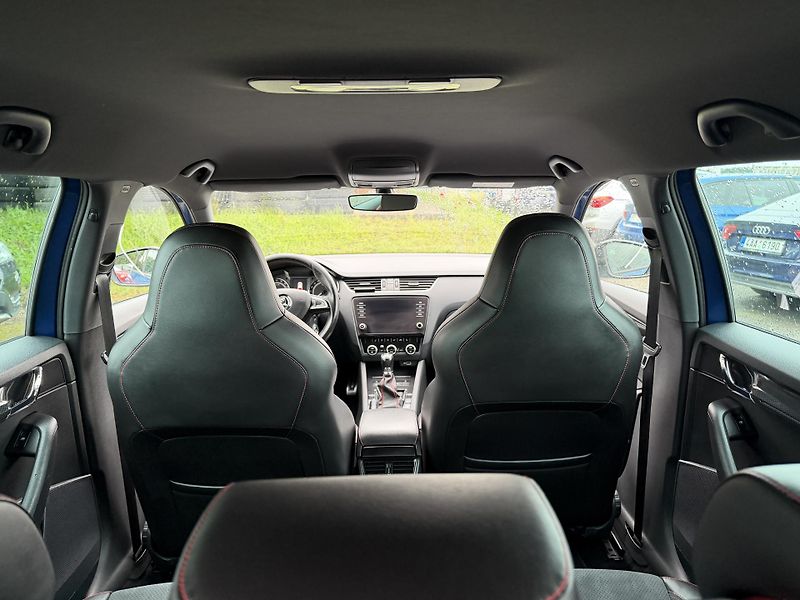 Škoda Octavia 2.0 TDI RS - fotka 11 z 25