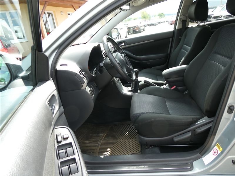 Toyota Avensis 1,8 16V 95kW závěs,digi.klima - fotka 17 z 32