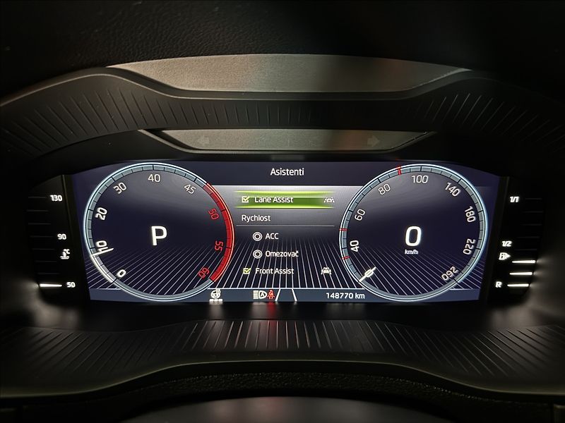 Škoda Karoq 2,0 TDi  DSG 4x4 Sportline LED - fotka 24 z 44