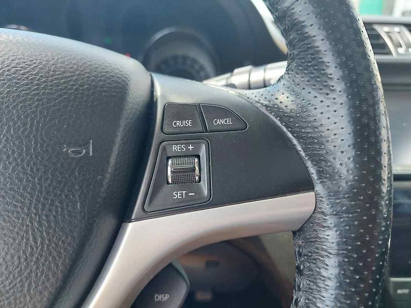 Suzuki Kizashi 2.4 4WD - fotka 43 z 59