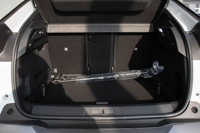 Peugeot 3008 ALLURE Hybrid 145 e-DCS6 - fotka 7 z 16