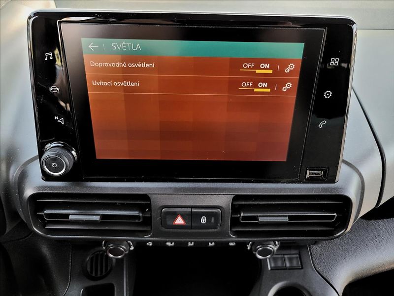 Citroën Berlingo 1,5 HDI,XL,7míst,navi,tažné - fotka 29 z 49