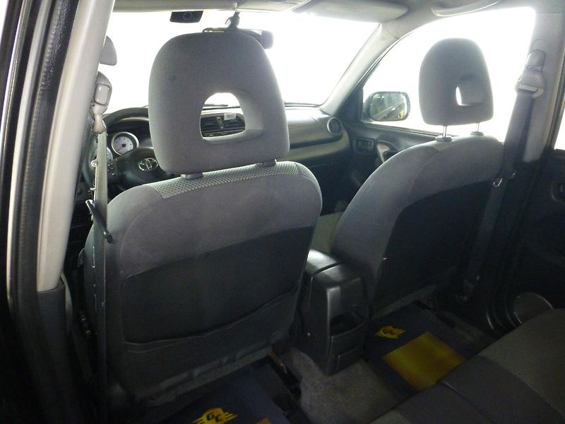 Toyota RAV4 (2004) 2,0D*DIGI**ALU**PARK.S***4X4 - fotka 15 z 24