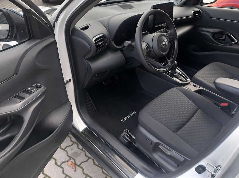 Toyota Yaris Cross (2026) 1.5 FHEV Comfort FACELIFT - fotka 6 z 11