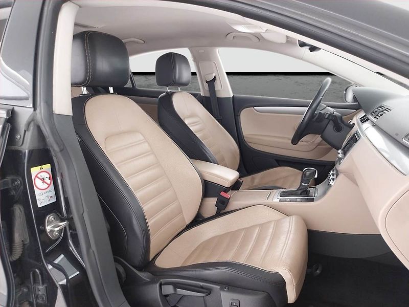 Volkswagen CC (2012) Highline 2.0 TDI, Automat - fotka 9 z 22