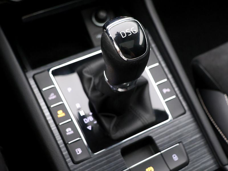 Škoda Superb iV 1,4 TSI 160kW Style DSG DPH - fotka 31 z 44