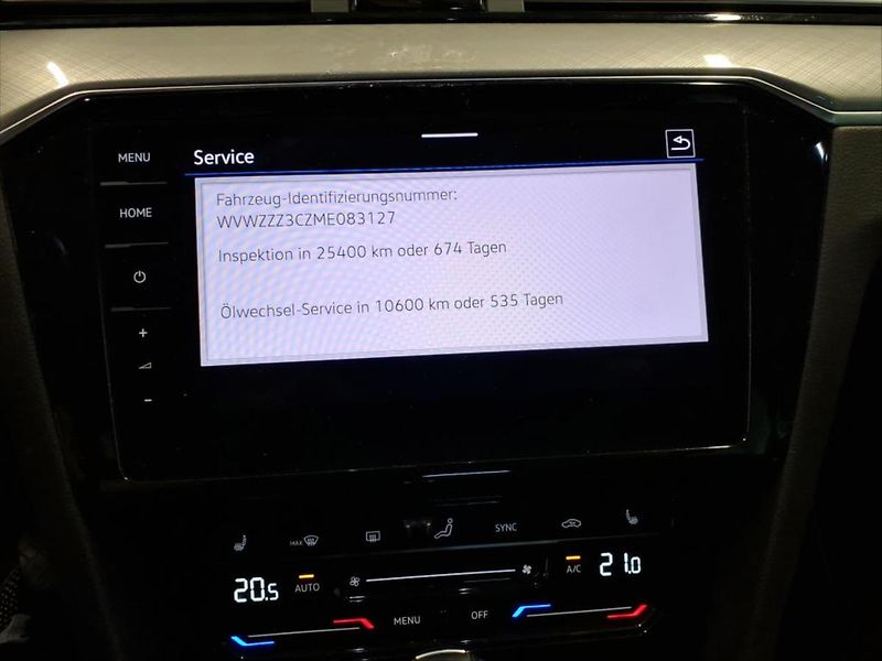 Volkswagen Passat 2,0 TDI TAŽNÉ KAMERA KEYLESS - fotka 7 z 9