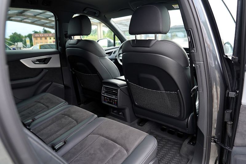 Audi Q7 50 TDI/Q/360/22/Sline/DPH - fotka 34 z 48