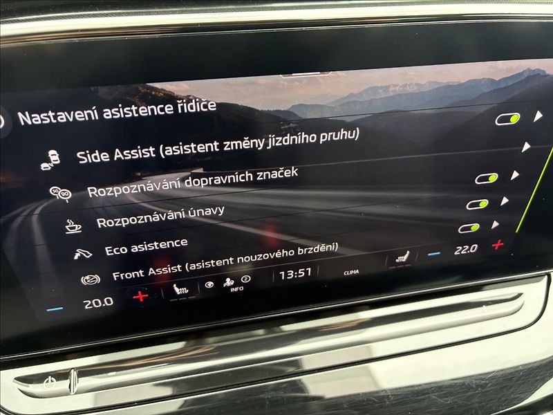 Škoda Octavia 2,0 PANORAMA,CANTON,HEAD-UP - fotka 26 z 28
