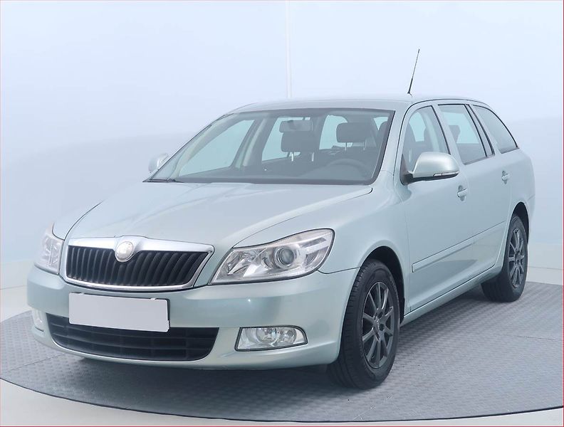 Škoda Octavia (2009) Ambiente 1.4 TSI, Tempomat - fotka 2 z 14