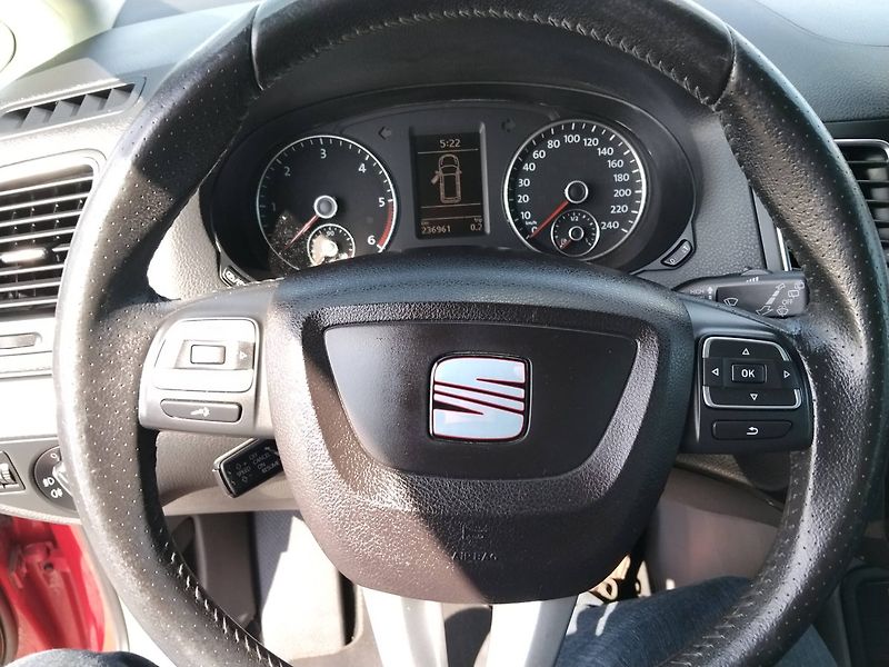 Seat Alhambra (2013) - fotka 13 z 45