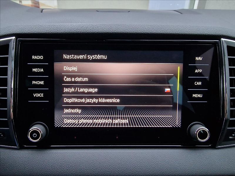 Škoda Karoq 2.0 TDI 110kW Style,ČR,1.Maj. - fotka 31 z 50