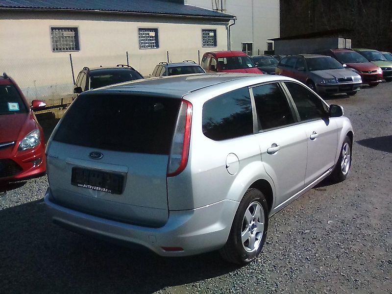 Ford Focus (2008) 1.6i 16V, kombi, 2.majitel - fotka 5 z 30