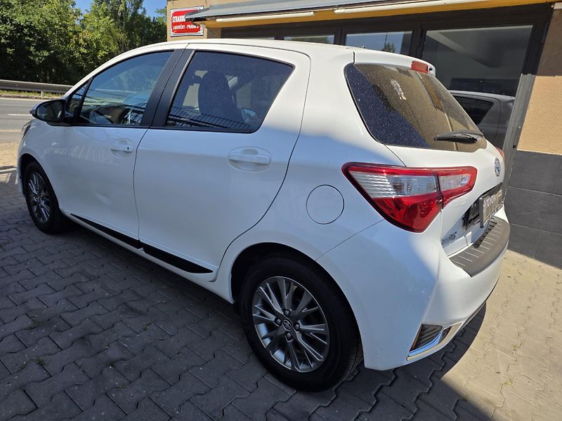 Toyota Yaris 1.5-AUTOMAT-1.MAJITEL-KAMERA - fotka 6 z 12