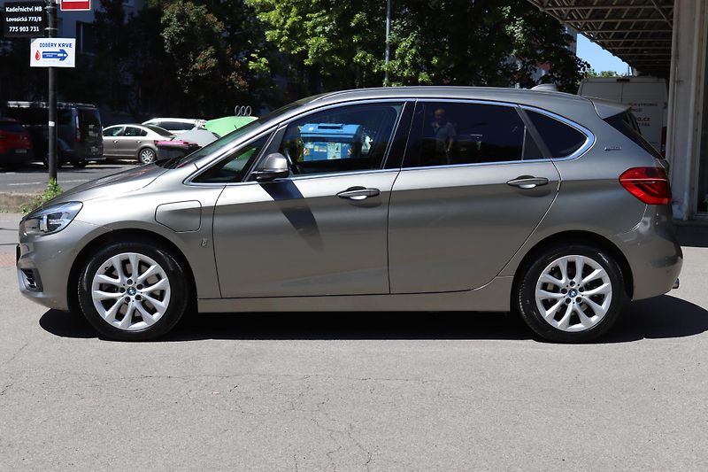 BMW Řada 2 225xe iPERFORMANCE F45 165kW - fotka 15 z 50