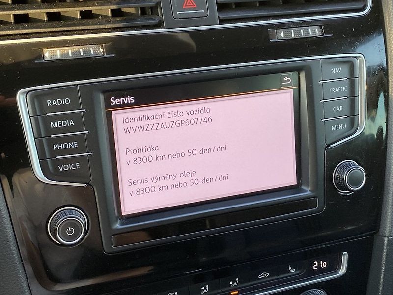 Volkswagen Golf 2.0TDi, DSG, Allstar, 2x kola - fotka 15 z 20