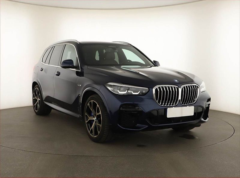 BMW X5 (2023) xDrive45e iPerf. - fotka 1 z 22