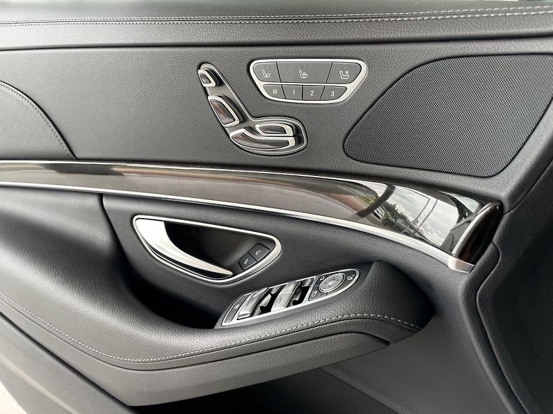 Mercedes-Benz Třídy S 350d 4MATIC*Panorama*Masáž*AMG - fotka 30 z 36