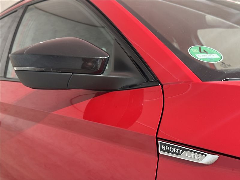 Škoda Superb 2,0 TDi  Sportline LED Virtual - fotka 6 z 48