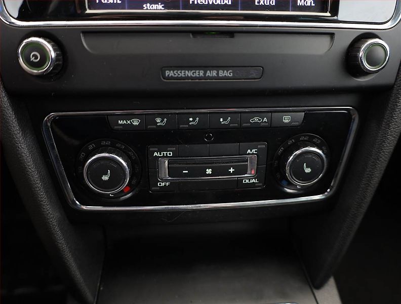 Škoda Superb (2013) Ambition 2.0 TDI, Serv.kniha - fotka 14 z 18