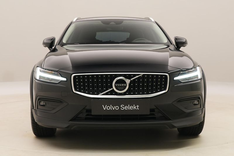 Volvo V60 CC B5 AWD MOMENTUM AUT - fotka 16 z 53