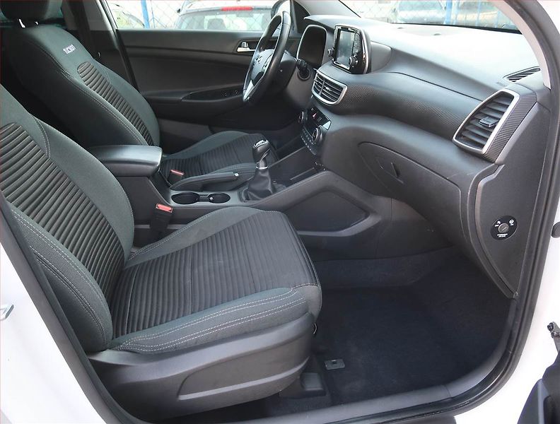 Hyundai Tucson (2019) Smart 1.6 GDI, Serv.kniha - fotka 9 z 16