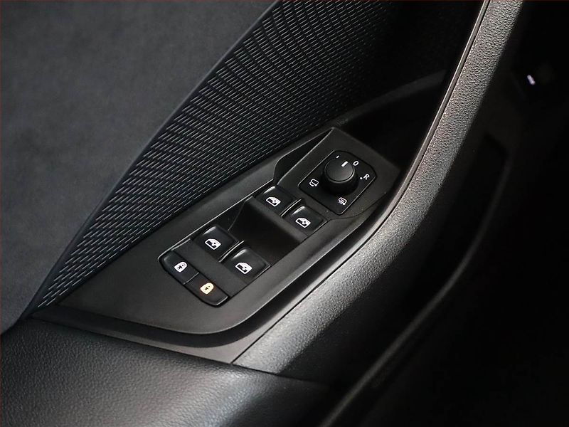 Škoda Octavia (2021) RS 2.0 TSI - fotka 19 z 21