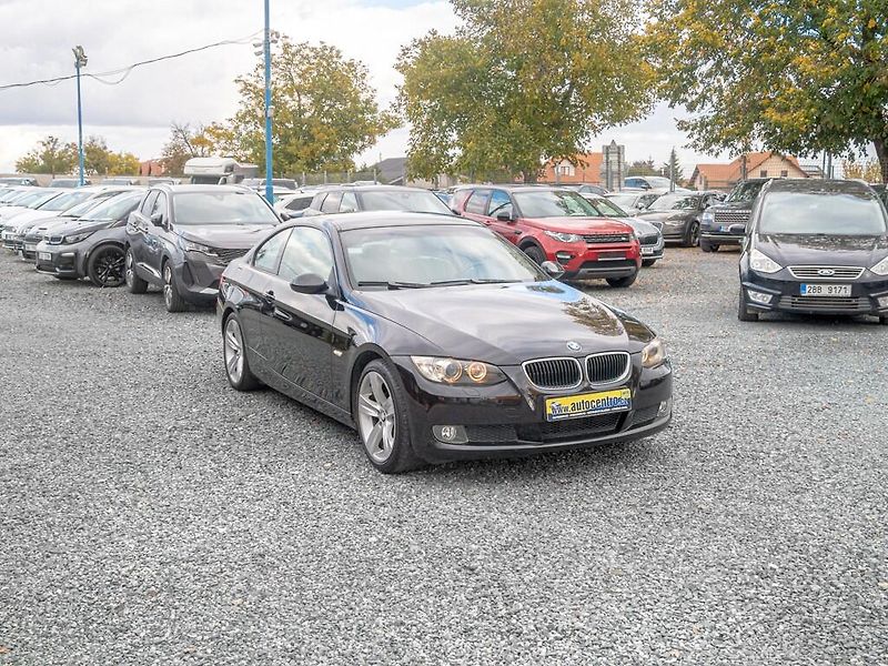 BMW Řada 3 (2009) 320I 125KW man – PĚKNÝ - fotka 3 z 42
